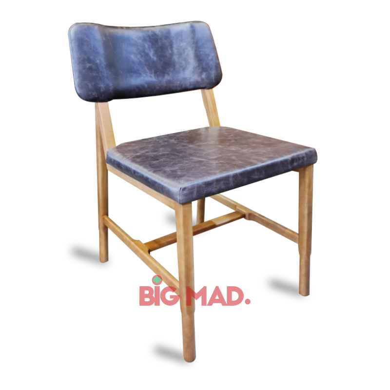 Cadeira em couro legitimo pilar